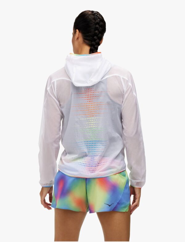 W HOKA Ultralite Jacket - מעיל רוח הוקה סקייפלואו לנשים