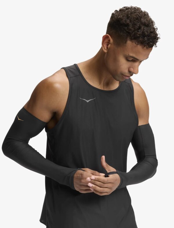 U HOKA AIROLITE ARM SLEEVES – שרוולי ידיים הוקה אירולייט לריצה