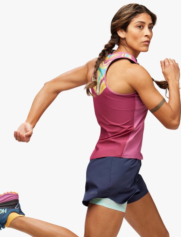 גופיית ריצה הוקה אירולייט לנשים - W HOKA AIROLITE RUN TANK