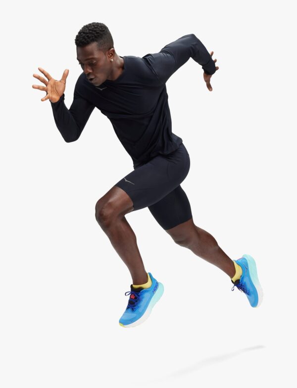 M HOKA AIROLITE RUN LONG SLEEVE - חולצת ריצה הוקה טי אירולייט - שרוול ארוך לגברים