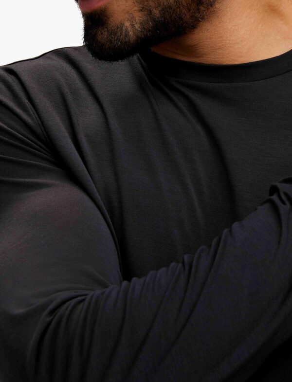 Hoka Essential LS Tee - חולצת טי שרוול ארוך אסנשיאל לגברים