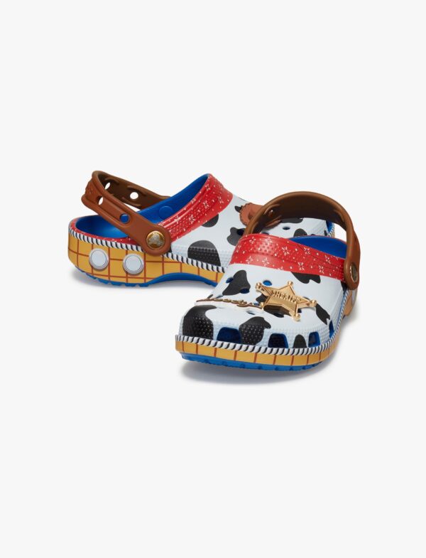 Crocs Toy Story Woody Classic Clog T - כפכפי קרוקס לילדים צעצוע של סיפור בצבע כחול ז'אן מידות קטנות