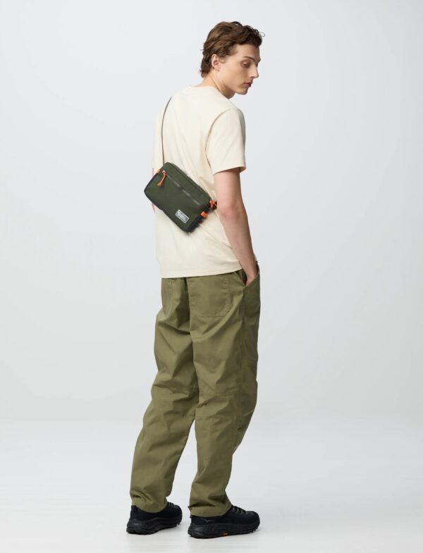 Kanken Vardag Pocket Large - תיק צד קנקן בצבע שחור