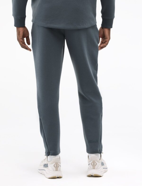 Hoka Essential Recovery Pant - מכנסי הוקה לגברים בצבע נייבי דהוי