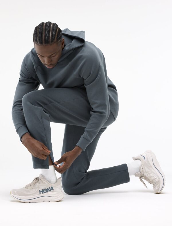 Hoka Essential Recovery Pant - מכנסי הוקה לגברים בצבע נייבי דהוי