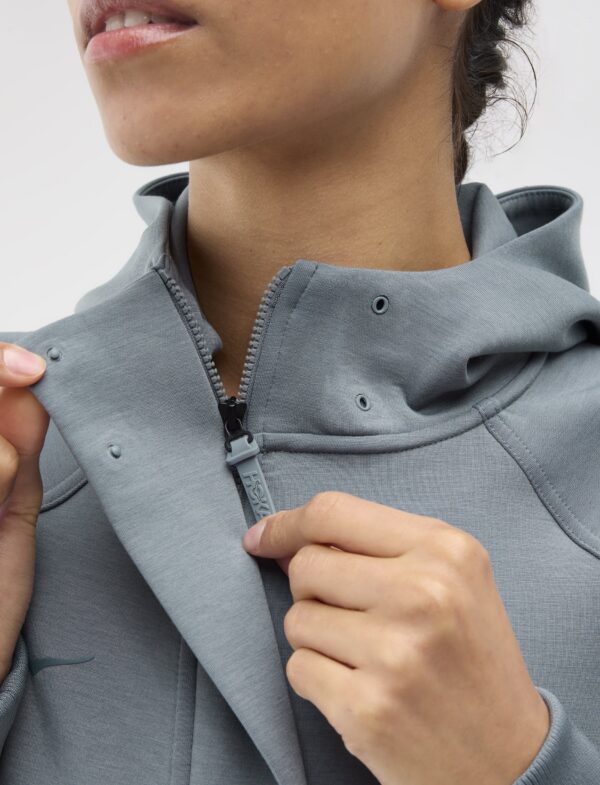 Hoka Essential Recovery Hoodie - סווטשירט הוקה לנשים בצבע כחול צפחה