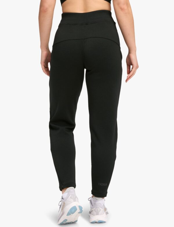 Hoka Essential Recovery Pant - מכנסי הוקה לנשים בצבע שחור