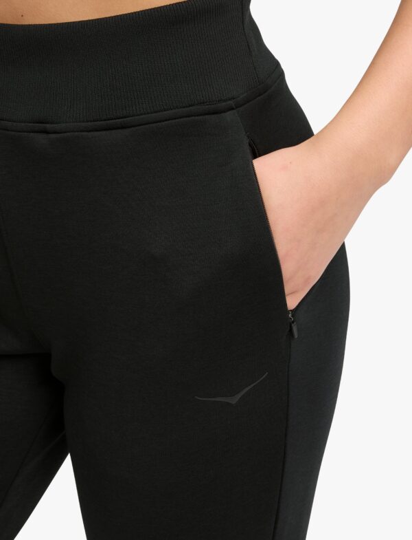 Hoka Essential Recovery Pant - מכנסי הוקה לנשים בצבע שחור