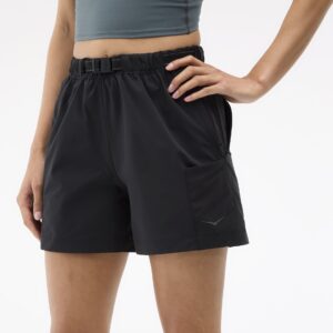 HOKA W WOODLAND HIKE SHORT - מכנסי ספורט קצרים הוקה לנשים בצבע שחור